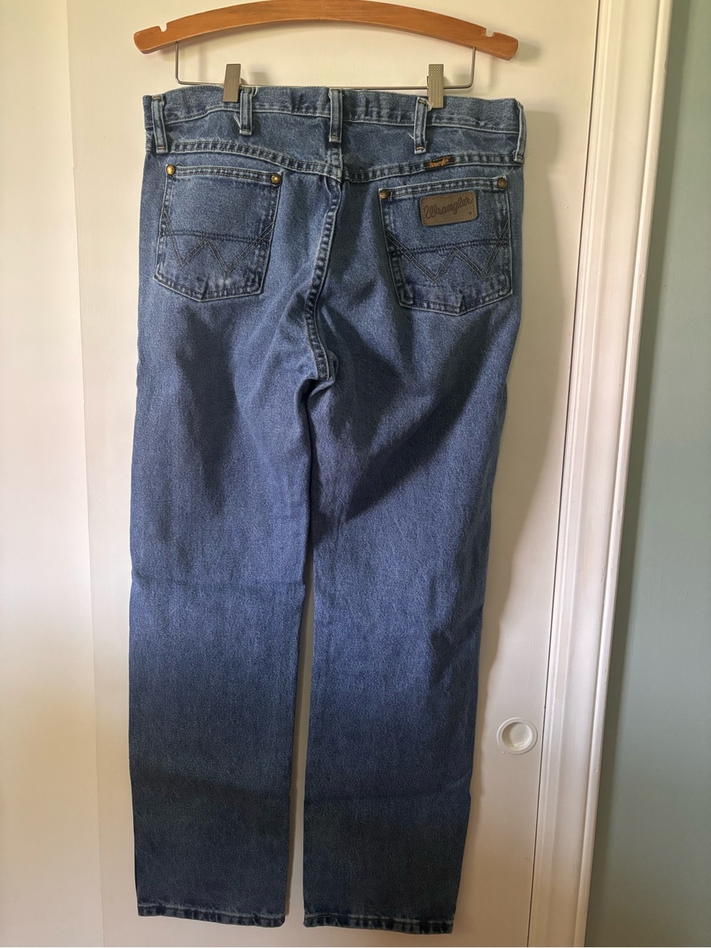 Wrangler Men's Classic Straight Jeans - Blue
